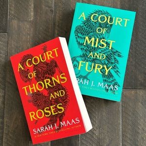 A Court of Thorns and Roses / A Court of Mist and Fury Bundle